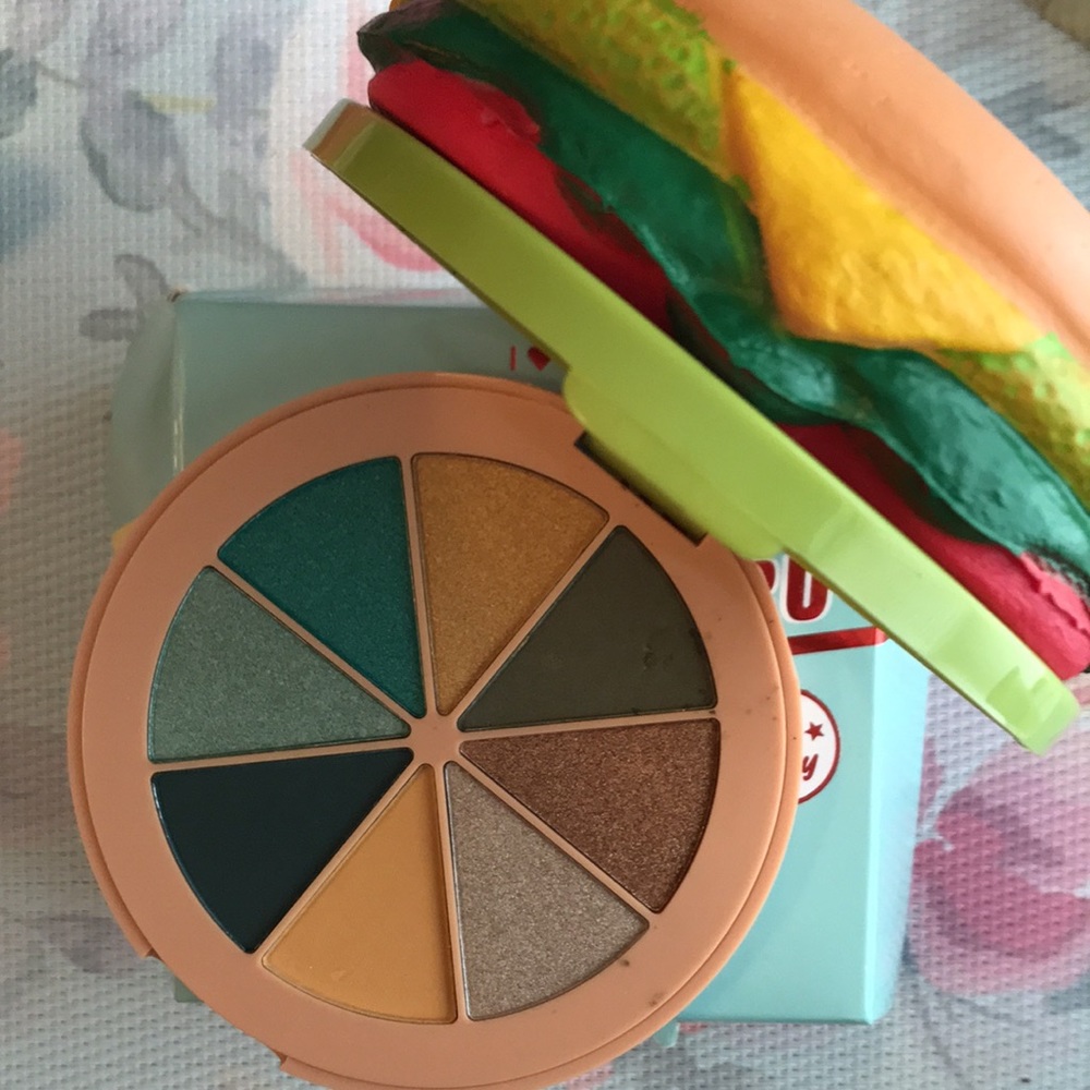 HAMBURGER EYESHADOW